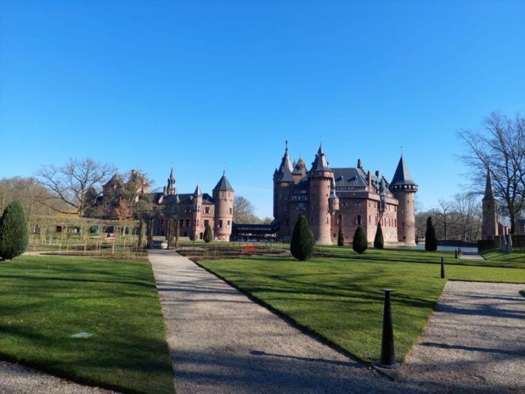 from-amsterdam-castle-de-haar-guided-tour