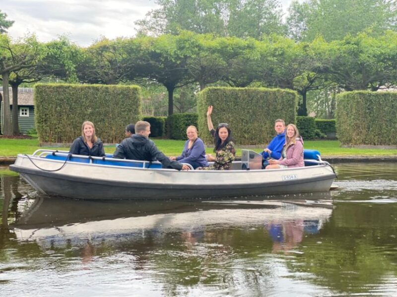 from-amsterdam-giethoorn-day-trip-with-small-electric-boat