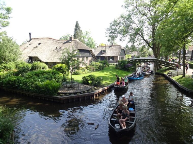 from-amsterdam-giethoorn-day-trip-with-small-electric-boat