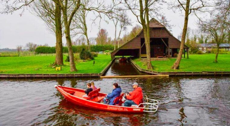 from-amsterdam-giethoorn-guided-day-trip-with-canal-cruise