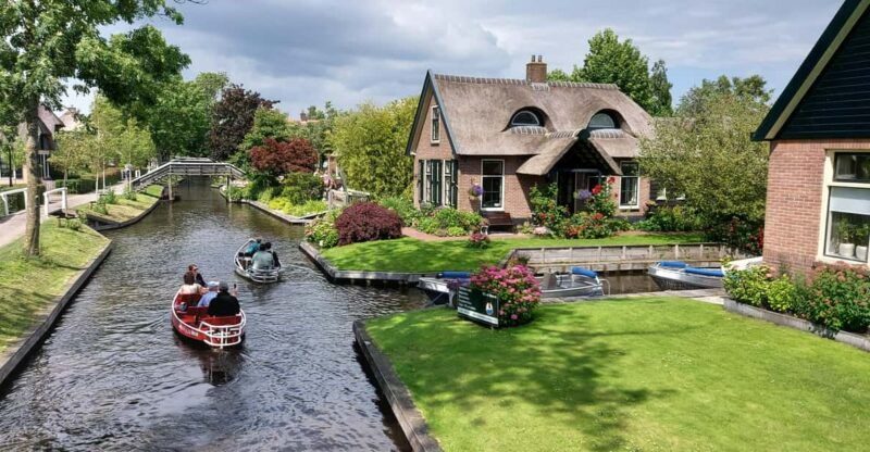 from-amsterdam-giethoorn-small-group-tour-with-boat-ride