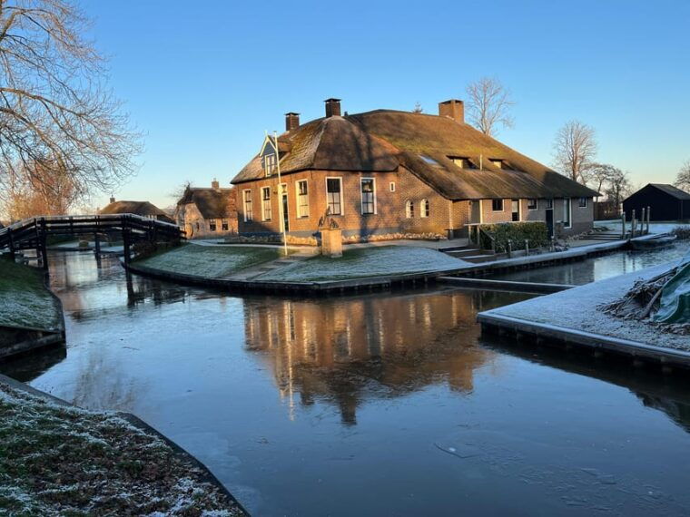 from-amsterdam-giethoorn-small-group-tour-with-boat-ride