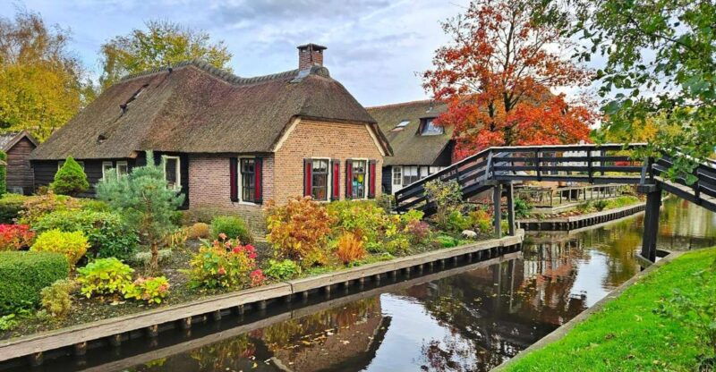 from-amsterdam-giethoorn-zaanse-schans-tour-w-small-boat