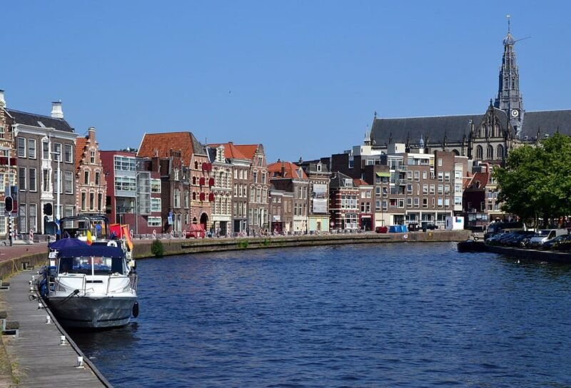 from-amsterdam-keukenhof-and-haarlem-full-day-guided-tour
