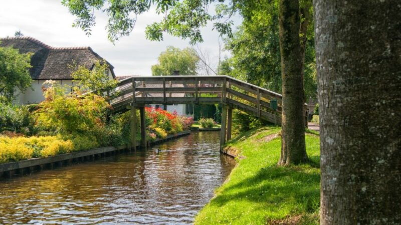 from-amsterdam-keukenhof-gardens-and-giethoorn-tour