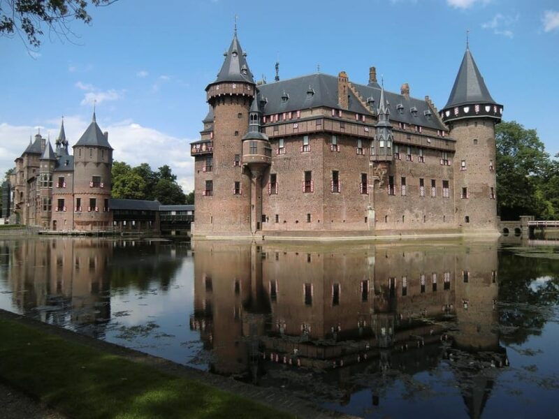 from-amsterdam-muiderslot-and-de-haar-castle-tour