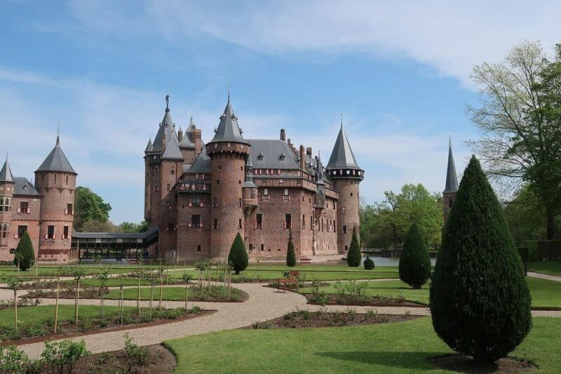 from-amsterdam-muiderslot-and-de-haar-castle-tour