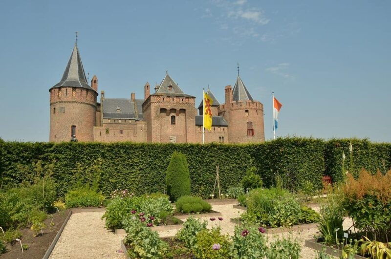 from-amsterdam-muiderslot-and-de-haar-castle-tour