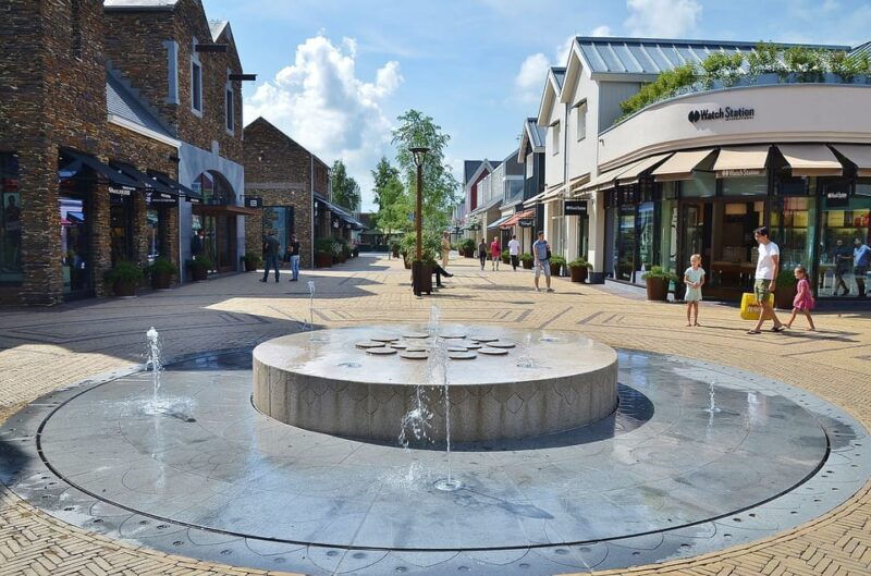 from-amsterdam-private-day-trip-to-fashion-outlet