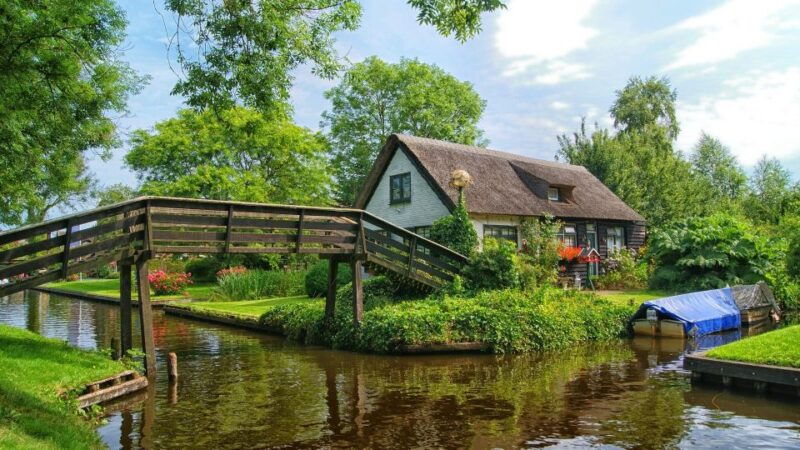 from-amsterdam-private-sightseeing-tour-to-giethoorn
