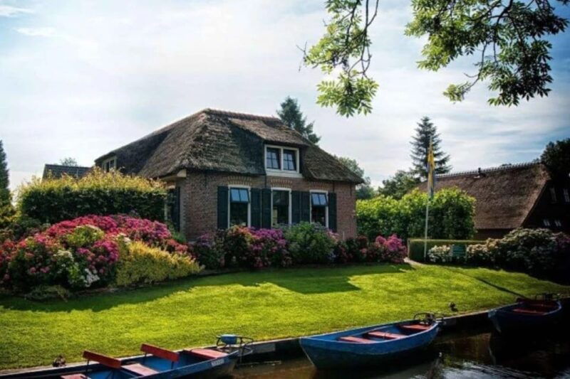 from-amsterdam-private-tour-to-giethoorn-with-private-boat
