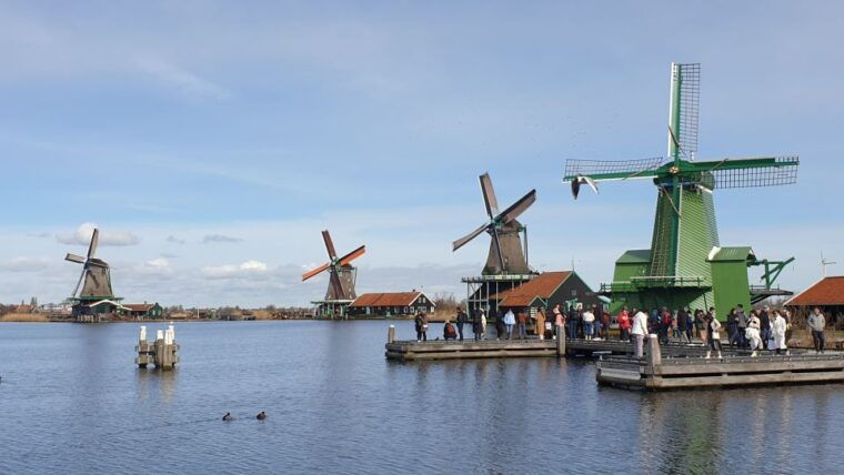 from-amsterdam-small-group-zaanse-schans-and-volendam-tour