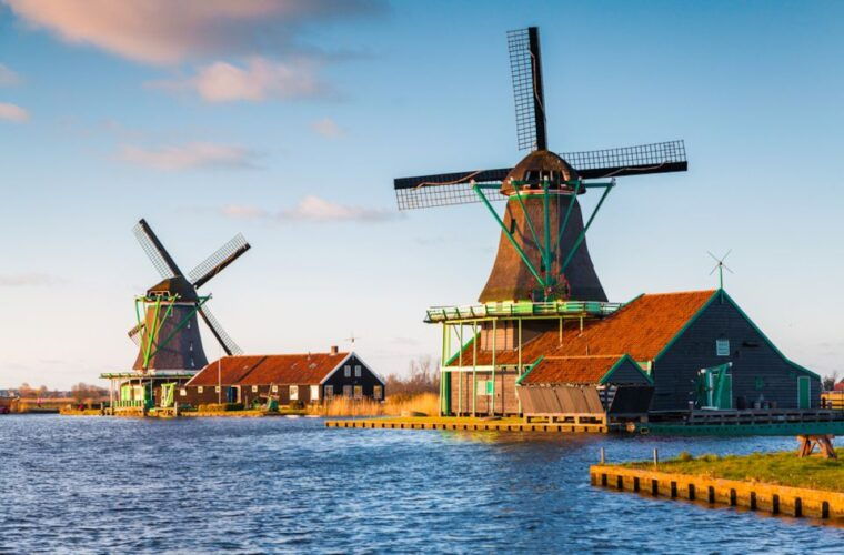 from-amsterdam-windmills-of-zaanse-schans-tour-in-spanish