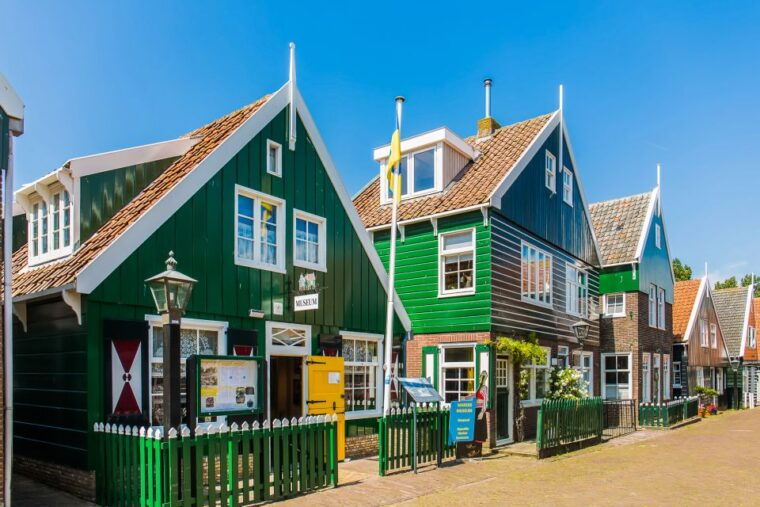 from-amsterdam-zaanse-schans-volendam-and-marken-day-trip