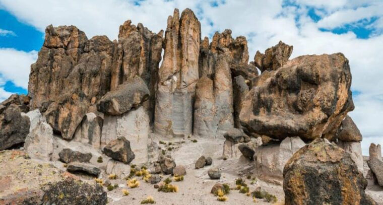 from-arequipa-road-to-pillones-waterfall
