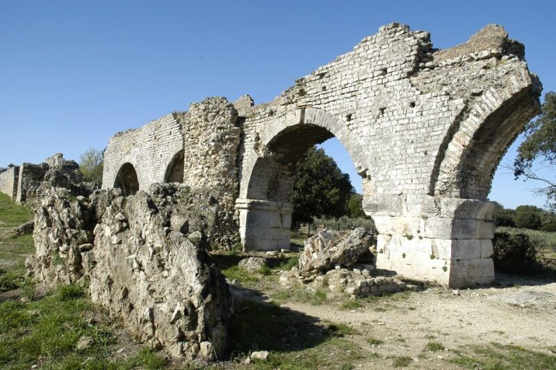 from-arles-alpilles-regional-park-provence-4x4-safari