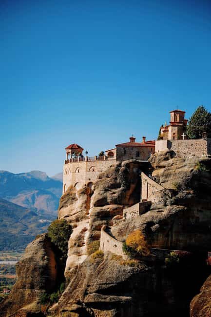 From Athens: 2-Day Delphi and Meteora Chinese Tour Guide - What’s Included and What to Keep in Mind