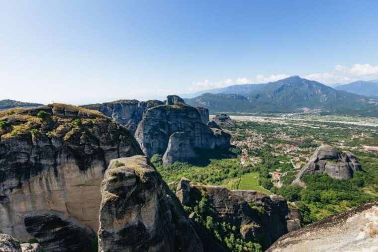 from-athens-delphi-and-meteora-2-day-guided-tour