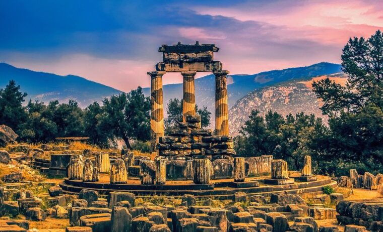 from-athens-delphi-and-meteora-2-day-tour-with-hotel