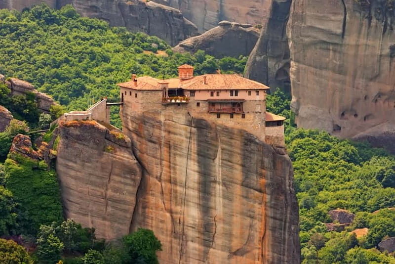 From Athens: Meteora and Thermopylae Private Full-Day Trip - Visiting the Hot Gates and Monuments