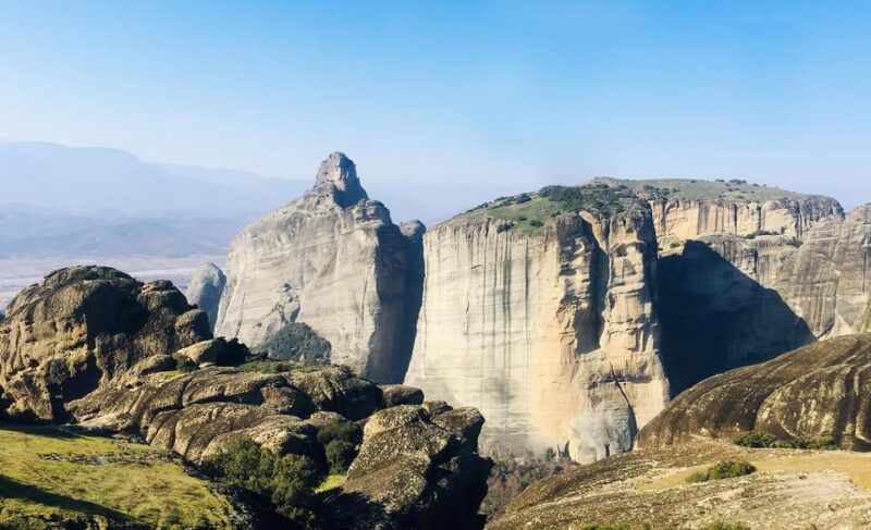 from-athens-meteora-full-day-trip-with-guide-on-luxury-bus