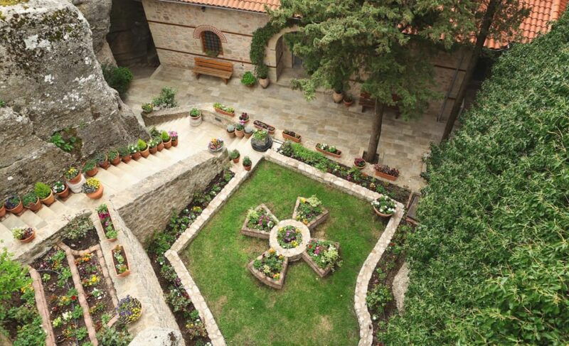 from-athens-meteora-full-day-trip-with-guide-on-luxury-bus