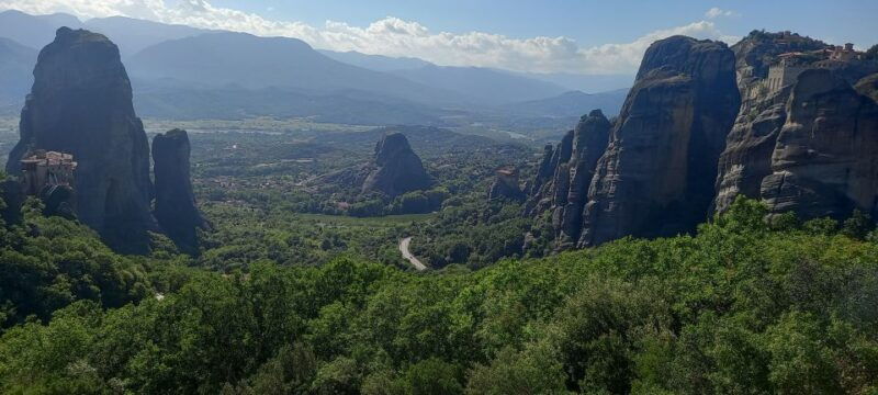 from-athens-meteora-monastery-day-trip-by-train-bus