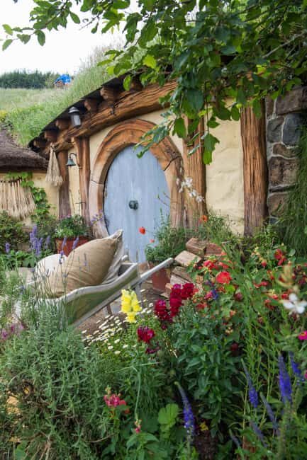 From Auckland: Guided Hobbiton Movie Set Small Group Tour - From Auckland: Guided Hobbiton Movie Set Small Group Tour