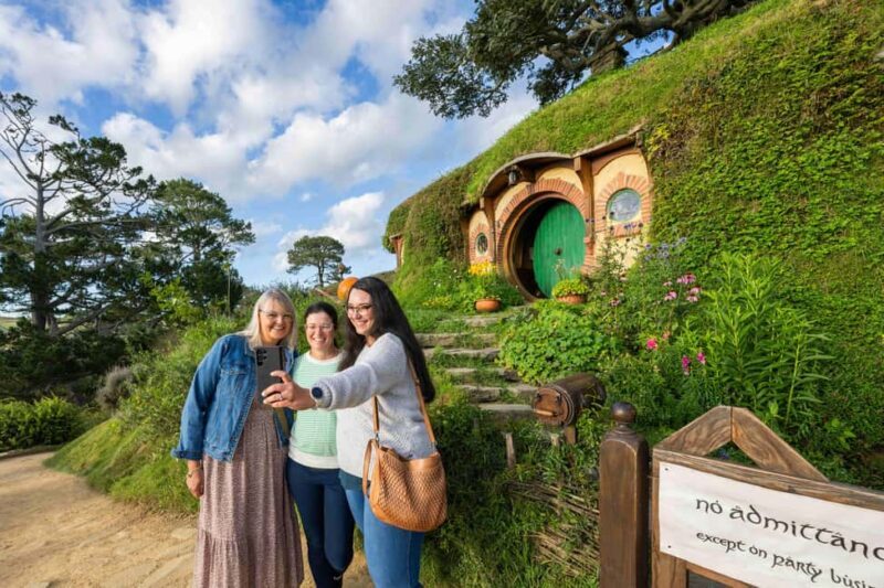 From Auckland: Guided Hobbiton Movie Set Small Group Tour - Transportation and Duration: Why It Matters