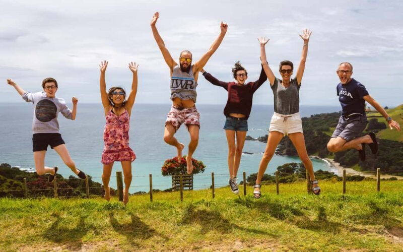 From Auckland: Waiheke Island Sip & Savour Tour with Lunch - Key Points