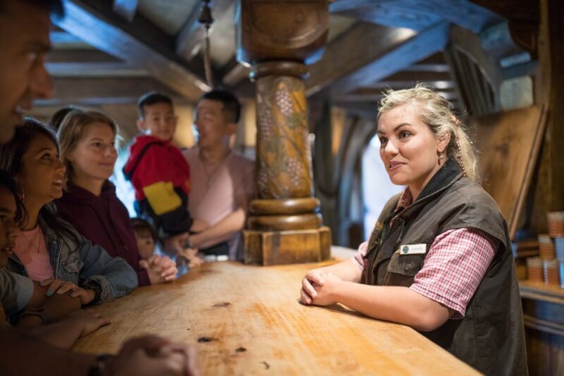 From Auckland: Waitomo & Hobbiton Bus Tour with Lunch - Key Points