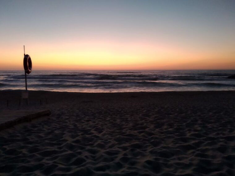 from-aveiro-barra-beach-lighthouse-costa-nova-guided-tour