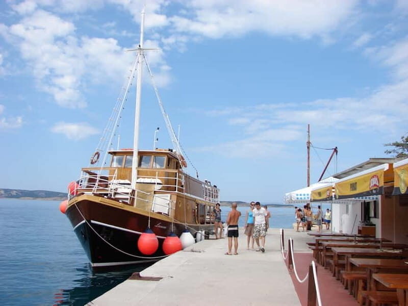 From Baka: Island Day Trip on a Traditional Ship with Lunch - Key Points