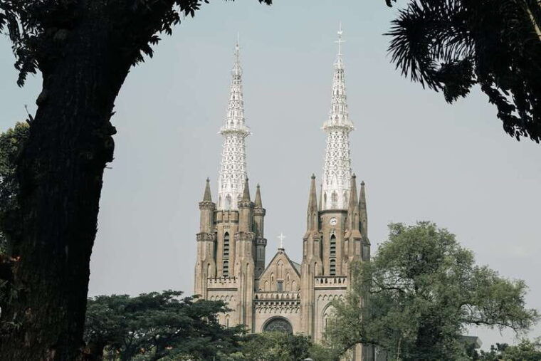 from-bali-10-day-tour-of-javas-highlights-with-lodging