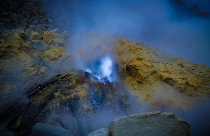 from-bali-exploring-ijen-crater-to-witness-the-blue-fire