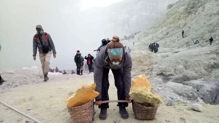 from-bali-ijen-crater-midnight-tour-from-bali