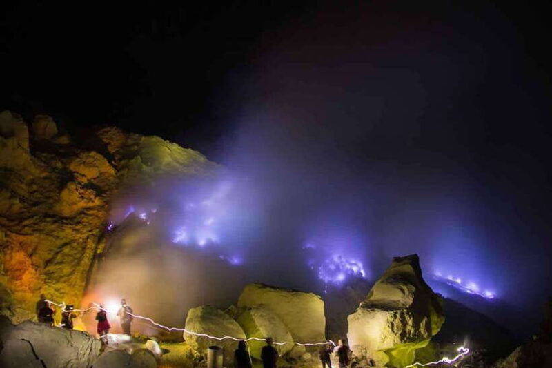 from-bali-ijen-volcano-sunrise-hike-with-transfer-all-fee