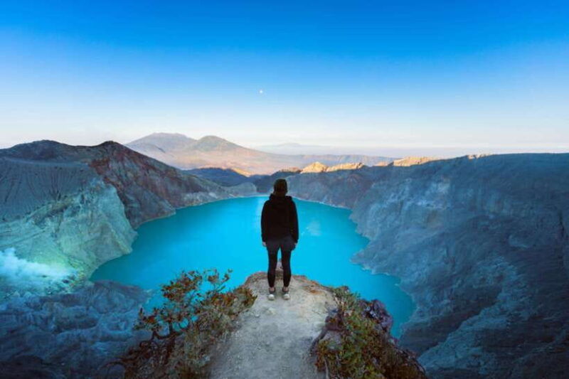 from-bali-ijen-volcano-sunrise-hike-with-transfer-all-fee