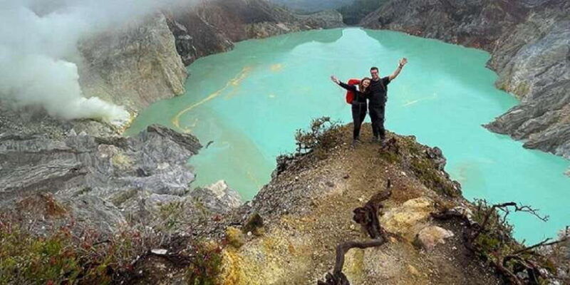 from-bali-kawah-ijen-midnight-blue-fire-with-drop-off-bali