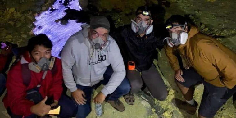 from-bali-mt-ijen-blue-fire-with-transfer-service