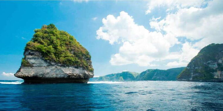 from-bali-nusa-penida-island-adventure-cruise