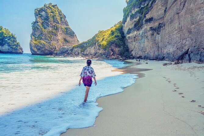 From Bali: Nusa Penida Private Day Tour - All Inclusive - Second Stop: Pasih Uug Beach – The ‘Broken Beach’