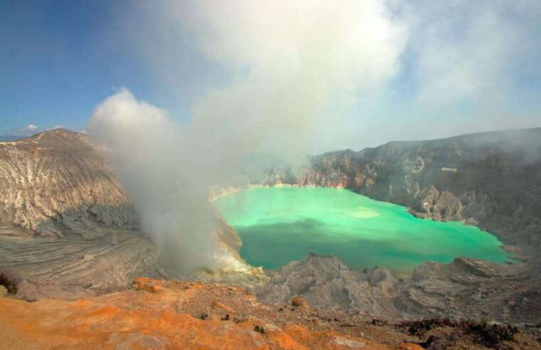 from-bali-to-ijen-a-journey-to-the-blue-flames