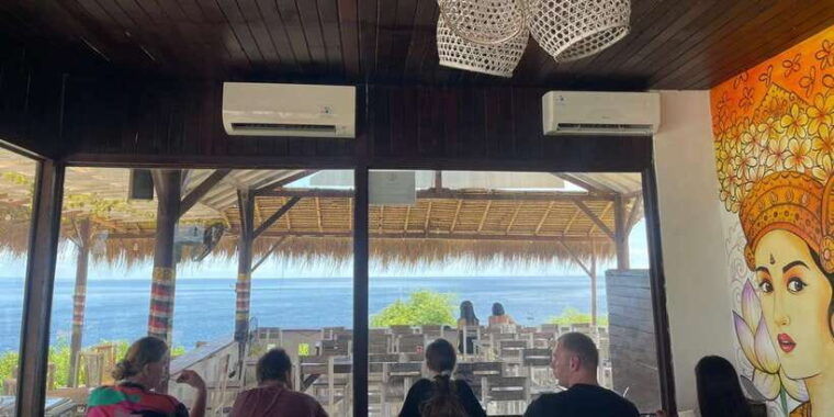 from-bali-west-penida-day-tour-with-lunch-and-tour-driver