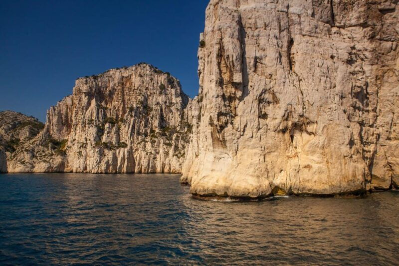 from-bandol-visit-the-13-calanques-of-cassis-marseille