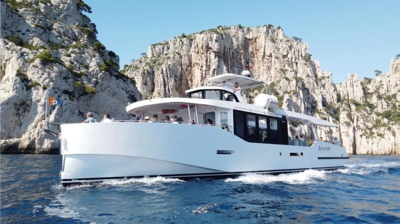 from-bandol-visit-the-7-calanques-of-cassis-marseille