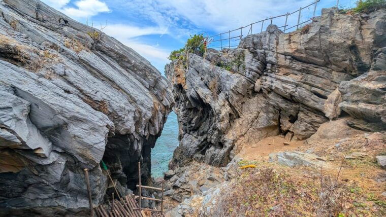 from-bangkok-day-tour-koh-sichang-island-with-tuktuk-tour