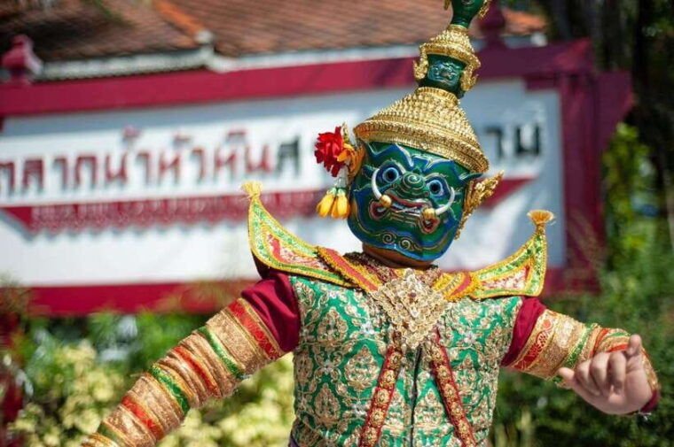 from-bangkok-or-hua-hin-hua-hin-tour-with-private-charter