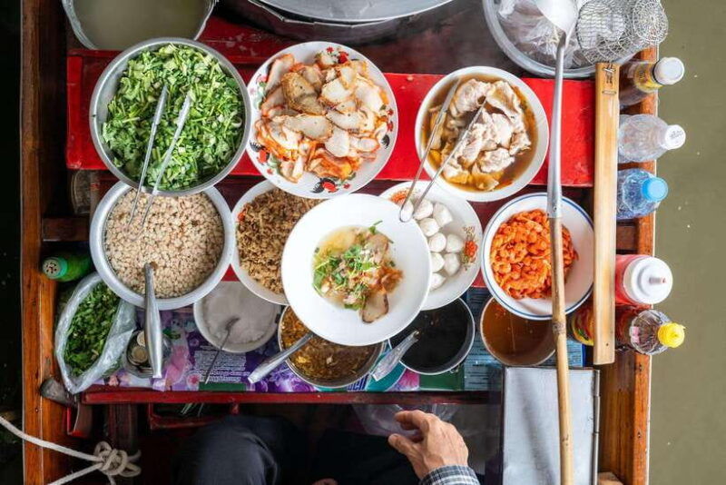 from-bangkok-railway-damnoen-saduak-floating-market-tour