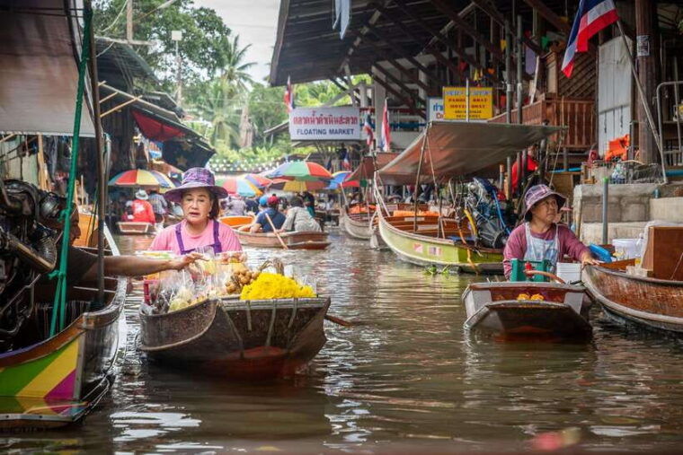 from-bangkok-railway-damnoen-saduak-floating-market-tour